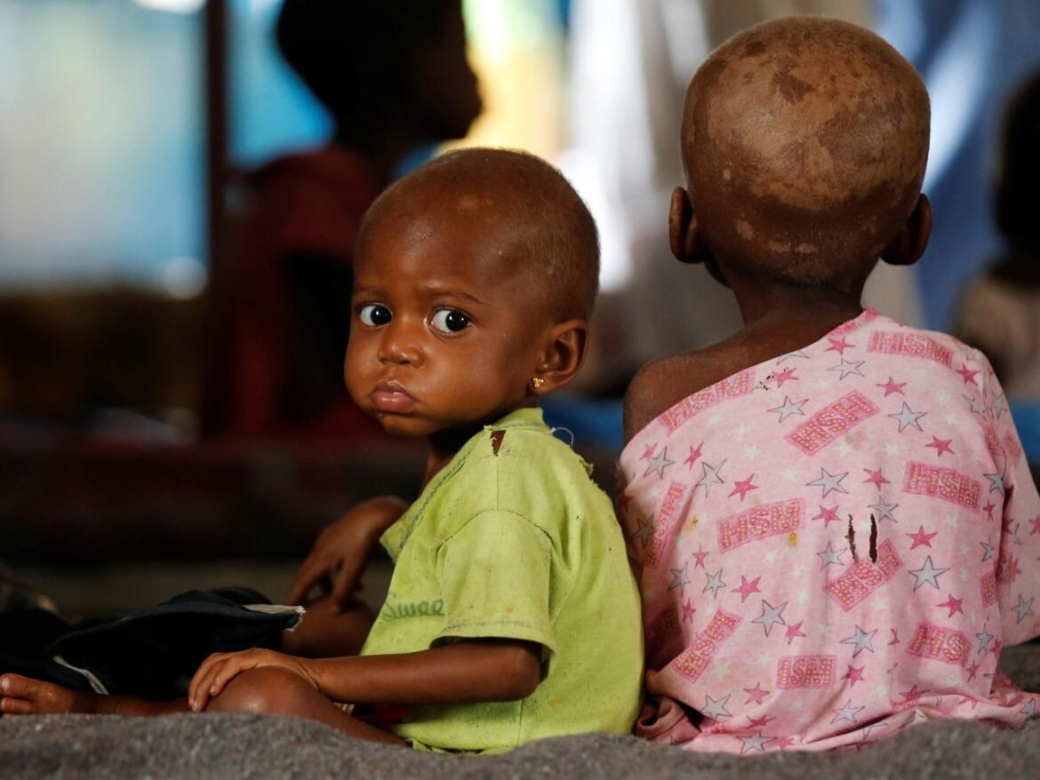 Man abandons wife and 4 kids for Side chick A crying mother with her hungry children sitting outside their home after being abandoned by their father for a side chick.