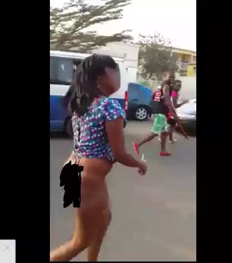 Nigerian lady runs naked in Ghana Nigerian lady runs naked on Nii Boi Town Road in Accra after stepping out of a Toyota Camry, shocking residents and passersby.