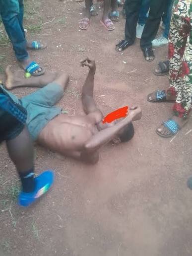 Man caught sleeping with mad woman A man caught inside an uncompleted building in Port Harcourt with a mentally unstable woman, surrounded by shocked residents.